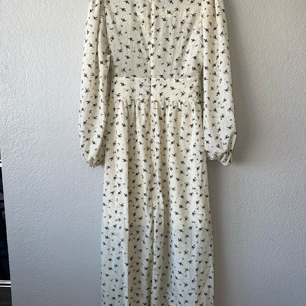 Dress - Picture 3 of 3